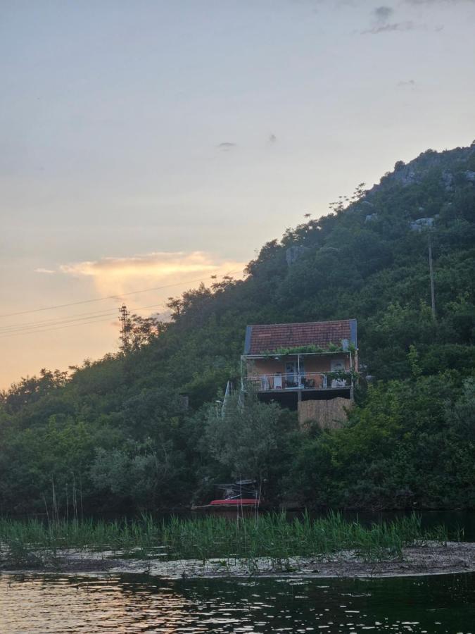 Wild Beauty House Skadar Lake เซทินเจ ภายนอก รูปภาพ